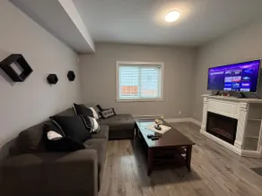 Beautiful guest suite with private parking Pad - Image 2