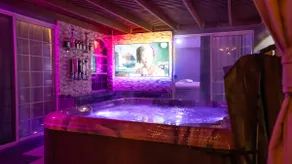 Paradise in Pittsburg BBQ, Pool table, and Hot Tub - Image 2