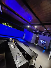 House with heated pool and air-conditioned bedroom - Image 3