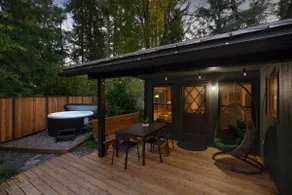 2 Homes in 1: 2 Hot Tubs, Creekside Deck, Upscale - Image 4