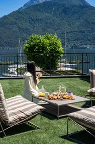 Villa al Porto Lakefront Villa with private garage - Image 3