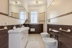 GuestHost - Relax & Fun Home between sea & city - Image 5
