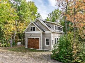 Private Sandy Beach/Sleeps 20/Direct Trail Access - Image 4