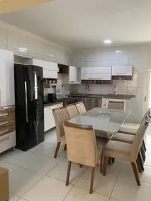 House with en-suite season 2 - Image 4