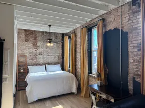 Enjoy these beautiful riverwalk lofts! - Image 2