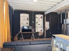 Enjoy these beautiful riverwalk lofts! - Image 3