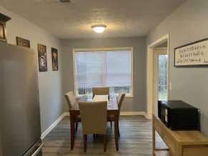 Stylish 3BR Townhouse - Image 4