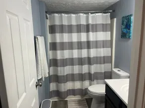 Stylish 3BR Townhouse - Image 5