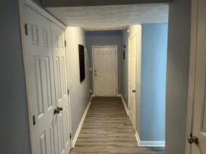 Stylish 3BR Townhouse - Image 4