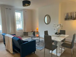 Stylish 1BR Teddington Flat Near Thames River - Image 5