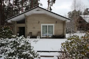 Cozy log cabin with sauna and pool - Image 2