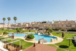 Themed Pool Bungalow & Jacuzzi I BBQ | Parking - Image 3