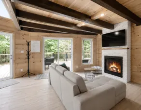 Spa retreat near Mauricie National Park - Image 3
