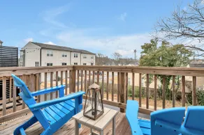 Pet-friendly home w EV charger minutes to downtown - Image 4
