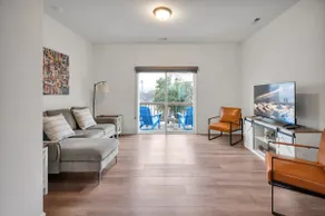 Pet-friendly home w EV charger minutes to downtown - Image 3