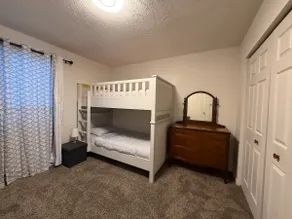 Centrally located apartment with plenty of space - Image 5