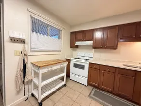 Centrally located apartment with plenty of space - Image 2