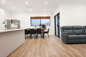 Large 5 Bedroom House Western Sydney Penrith - Image 4