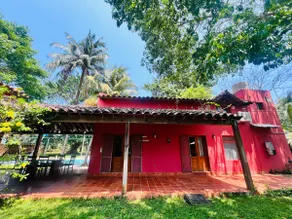Villa with private pool, ideal for groups - Image 2