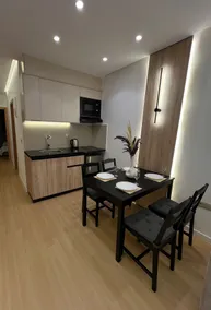 Central Chic and Bright Studio - Image 4