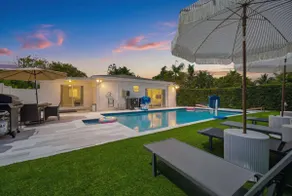 Delray Retreat-Saltwater Pool, Games, Near Beach! - Image 2