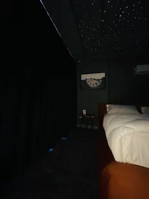 Lux StarLight Condo | 55’ LED | Self-Check In - Image 5