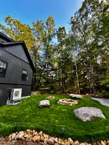 Cabin by the lake. - Image 3