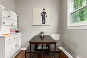 Charming 1940s Apt Near Downtown - Image 4