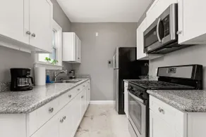 Charming 1940s Apt Near Downtown - Image 3
