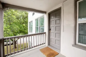 Charming 1940s Apt Near Downtown - Image 5