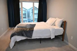 Luxury 4BDR SW Edmonton Hideaway | Entire Home - Image 5