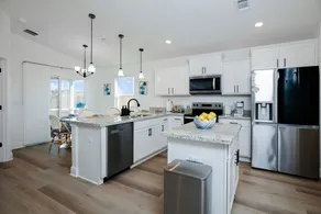 Brand-New Designer Home • 10 Min to Navarre Bch - Image 4