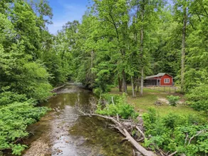 Riverfront Escape w Deck, Porch and Fenced Yard - Image 5