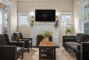 10 Minutes to Washington Monument! Entire House! - Image 3
