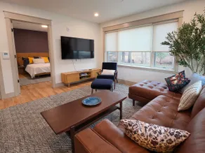 Bright & Modern Noho, unit 16 - Image 4
