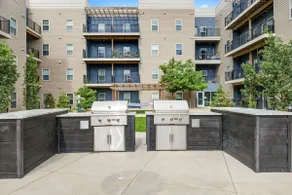 Urban 2BR 2King Bed DT Pool/Gym/Parking - Image 5
