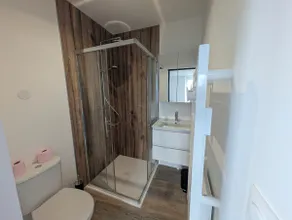 Cosy AC 1-BR Apartment Village Free Parking - Image 5