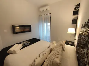 Astarté duplex in downtown with terrace - Image 2