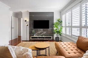 Urban Chic | Spacious City Escape + Parking - Image 2