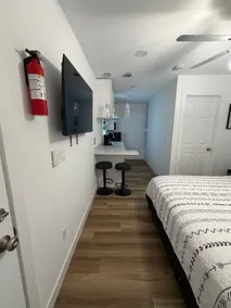 Any, s suite 2 - Image 3
