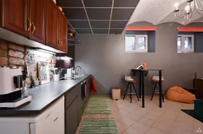 Stylish modern accommodation - Image 4