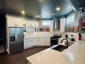 Luxe 4BR Brick & Stone by Douglass Park + Med Dist - Image 2