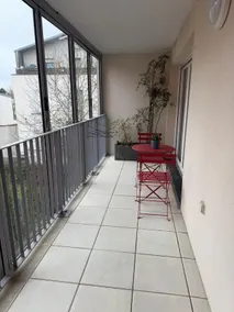 Quiet 2-bedroom apartment, private parking, near the station - Image 4
