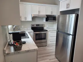 2 bedroom home nestled in small town Ontario - Image 4
