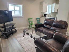 2 bedroom home nestled in small town Ontario - Image 2