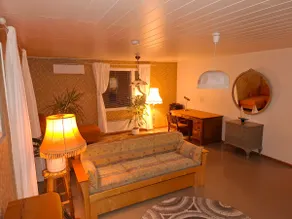 Retro apartment in the Frontman House - Image 2