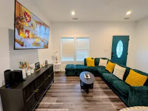 The Emerald Stay-Modern in Greenville Unit B - Image 3