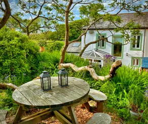 Una casa de campo peculiar, romántica y única, ubicada en un pueblo encantador, que admite perros. - Image 5