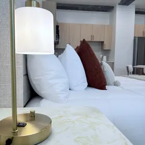 Downtown SLC Studio King Bed Free Parking - Image 3