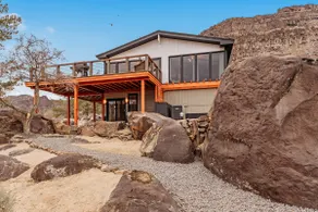 Warm Creek Cottage | In Canyon | River View - Image 1